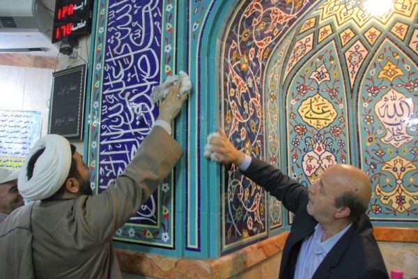 مساجد شوشتر در آستانه ماه مبارک رمضان غبارروبی شدند