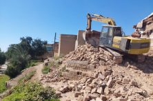 تخریب و رفع خطر یک باب ساختمان فرسوده توسط شهرداری شوشتر